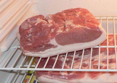 Мясо в холодильнике
