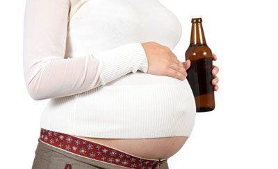 Беременная с пивом