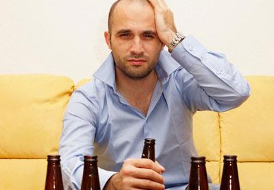 Избавляемся от головной боли после алкоголя: лекарства и народные средства